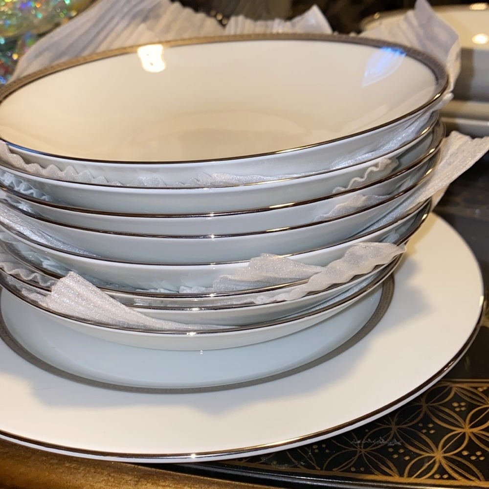 Treasure Chest CHARM Fine China Germany 61 peace Plate Setting + serving plates - Picture 6 of 9